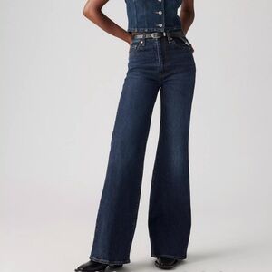 NWT Levi’s Ribcage Bell Women’s Jeans